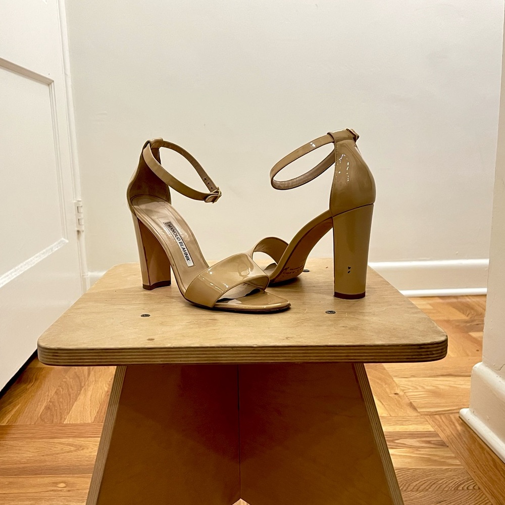 7.5 patent leather Manolos!!!!